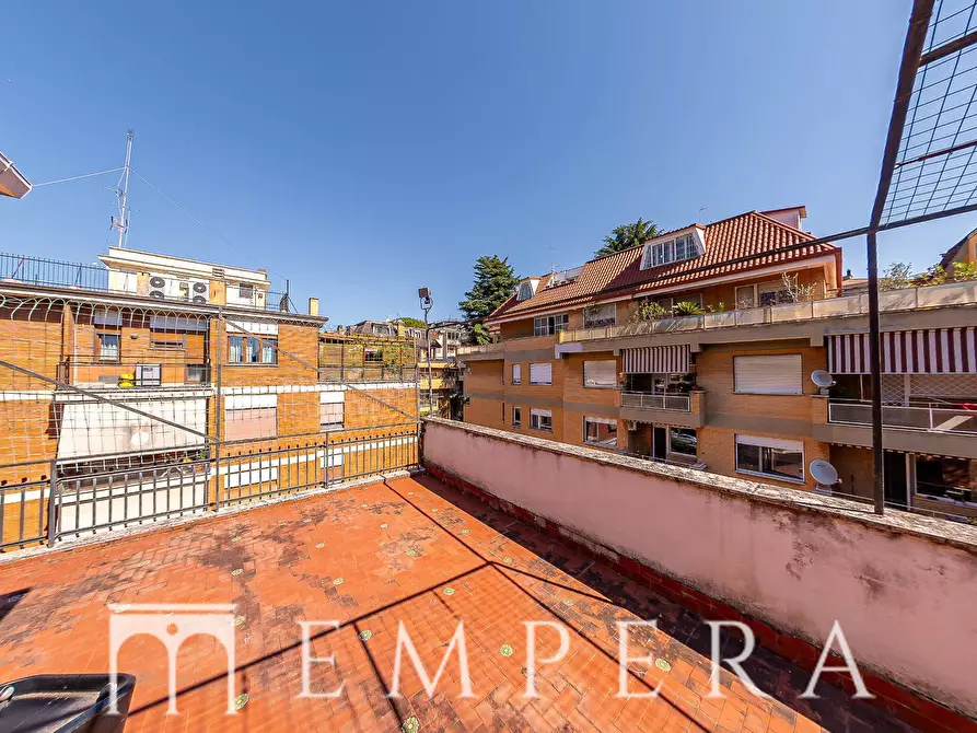 Immagine 22 di Attico in vendita  in Via Della Farnesina a Roma