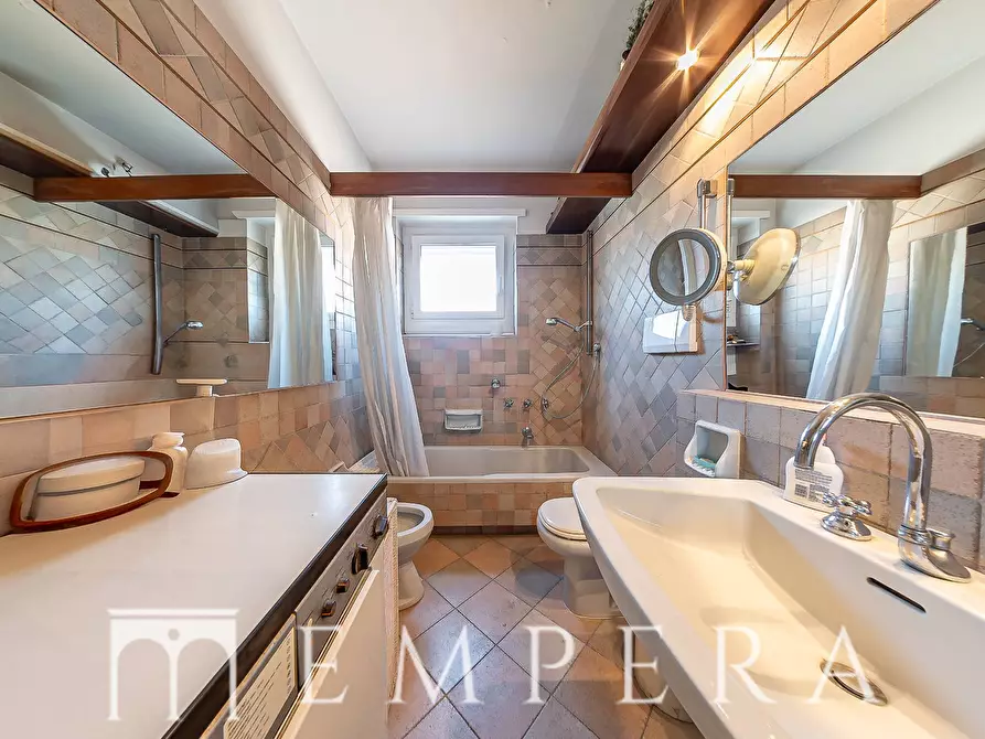 Immagine 29 di Attico in vendita  in Via Della Farnesina a Roma