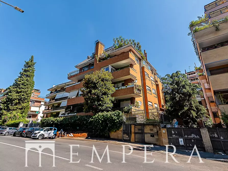 Immagine 30 di Attico in vendita  in Via Della Farnesina a Roma