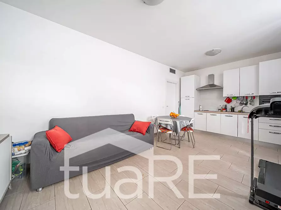 Immagine 2 di Appartamento in vendita  in Via Vicolungo a Roma