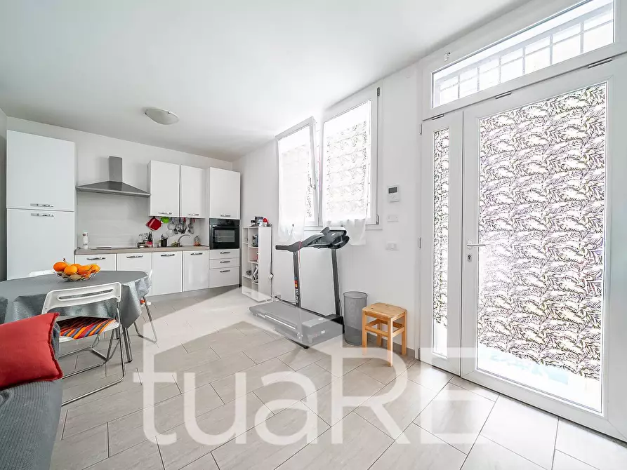 Immagine 8 di Appartamento in vendita  in Via Vicolungo a Roma