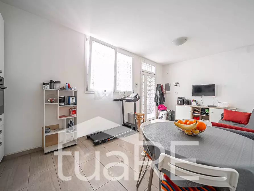 Immagine 14 di Appartamento in vendita  in Via Vicolungo a Roma