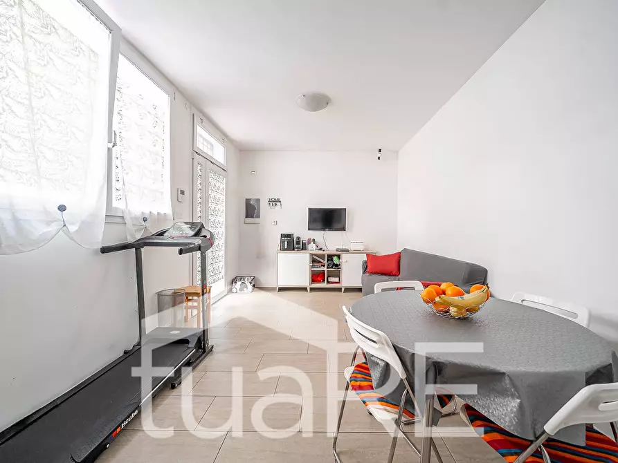 Immagine 15 di Appartamento in vendita  in Via Vicolungo a Roma