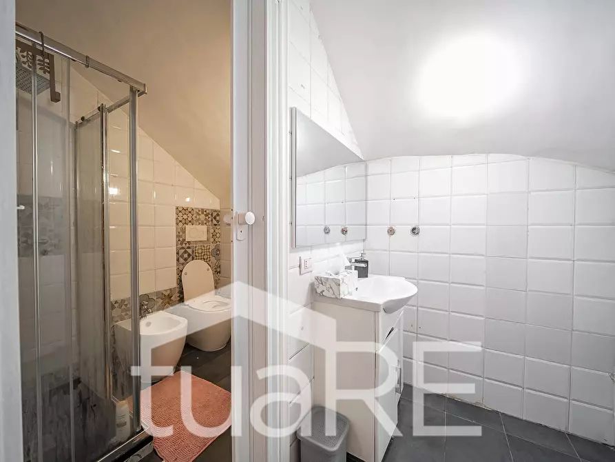 Immagine 8 di Negozio in vendita  in Via Mazzarino a Roma