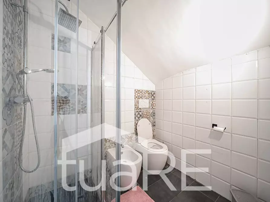 Immagine 9 di Negozio in vendita  in Via Mazzarino a Roma