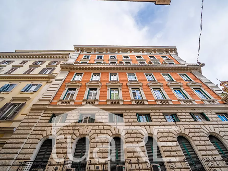 Immagine 13 di Negozio in vendita  in Via Mazzarino a Roma