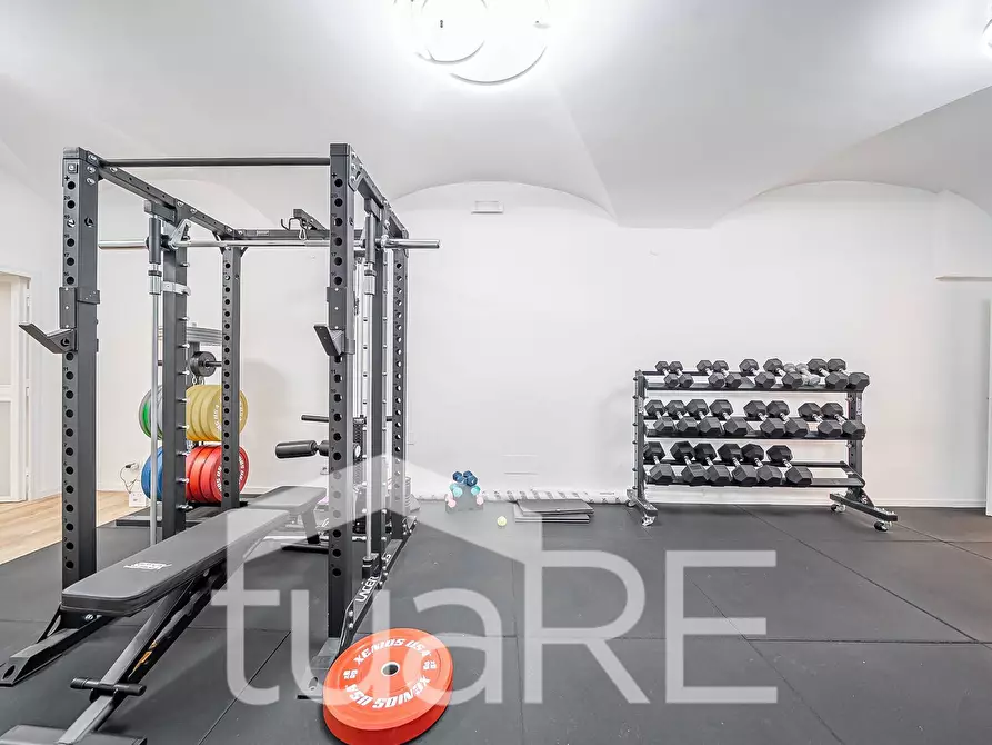 Immagine 16 di Negozio in vendita  in Via Mazzarino a Roma