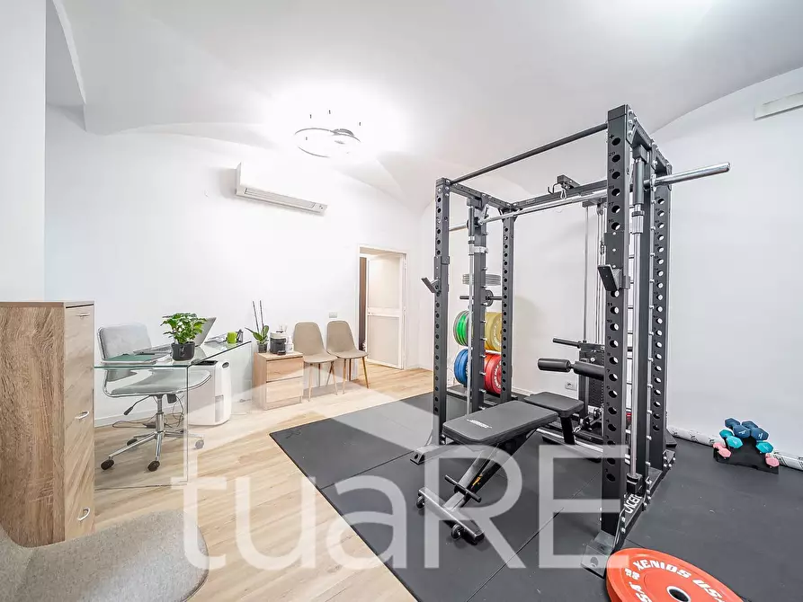 Immagine 18 di Negozio in vendita  in Via Mazzarino a Roma