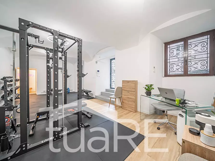 Immagine 21 di Negozio in vendita  in Via Mazzarino a Roma