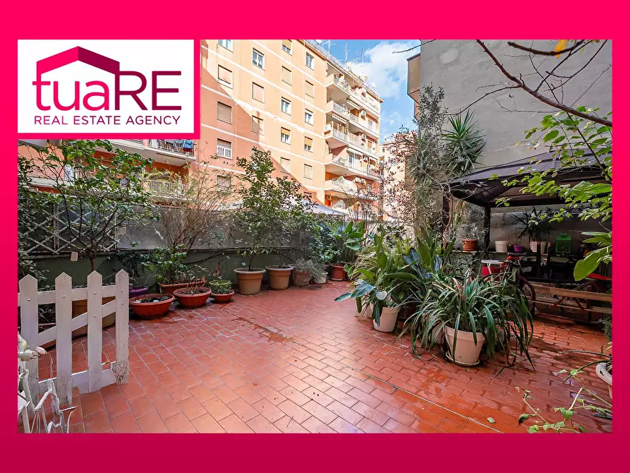 Immagine 1 di Appartamento in vendita  in Via Di Santa Maria Goretti a Roma