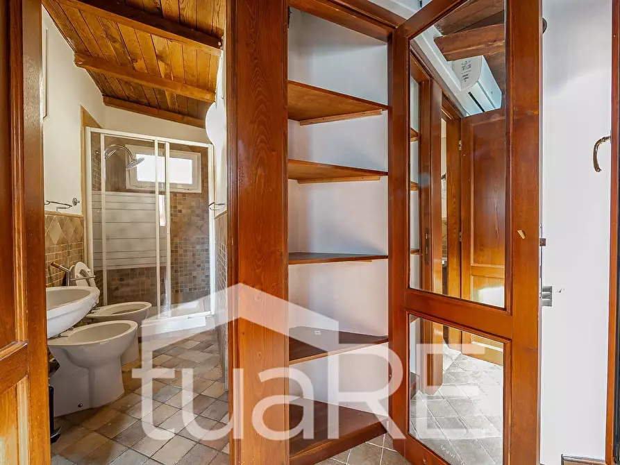 Immagine 6 di Attico in vendita  in Via Guido Guinizelli a Roma