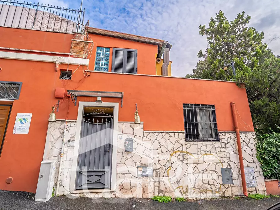 Immagine 13 di Attico in vendita  in Via Guido Guinizelli a Roma