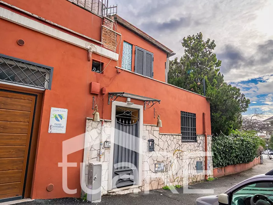 Immagine 22 di Attico in vendita  in Via Guido Guinizelli a Roma