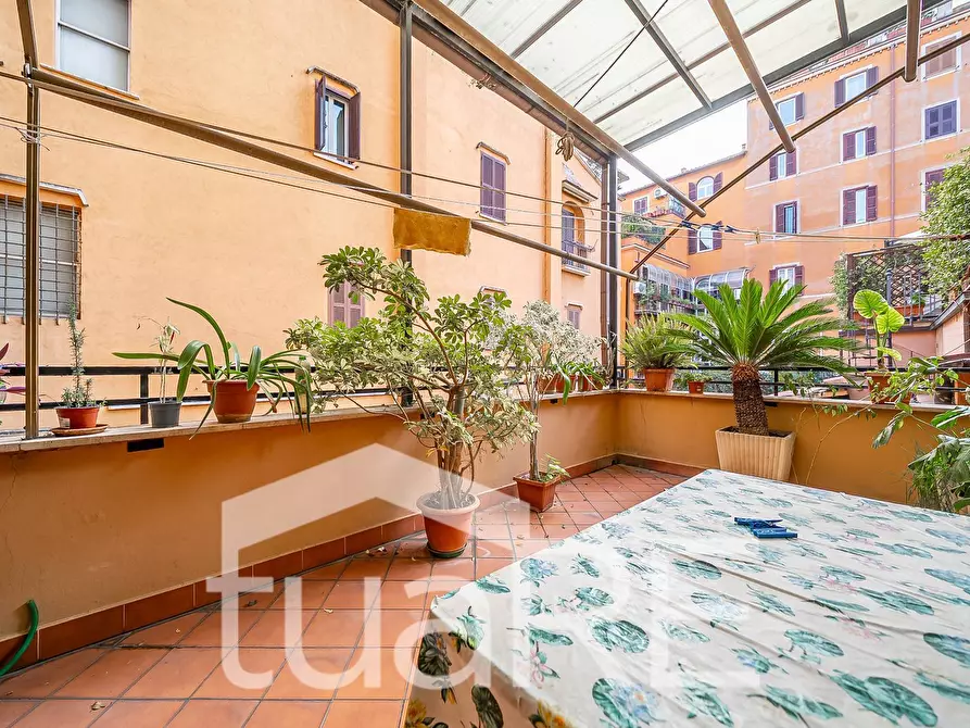 Immagine 11 di Appartamento in vendita  in Via Della Mercede a Roma