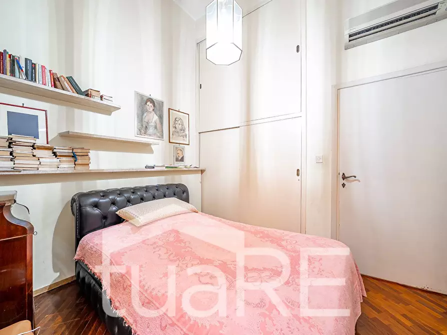 Immagine 18 di Appartamento in vendita  in Via Della Mercede a Roma