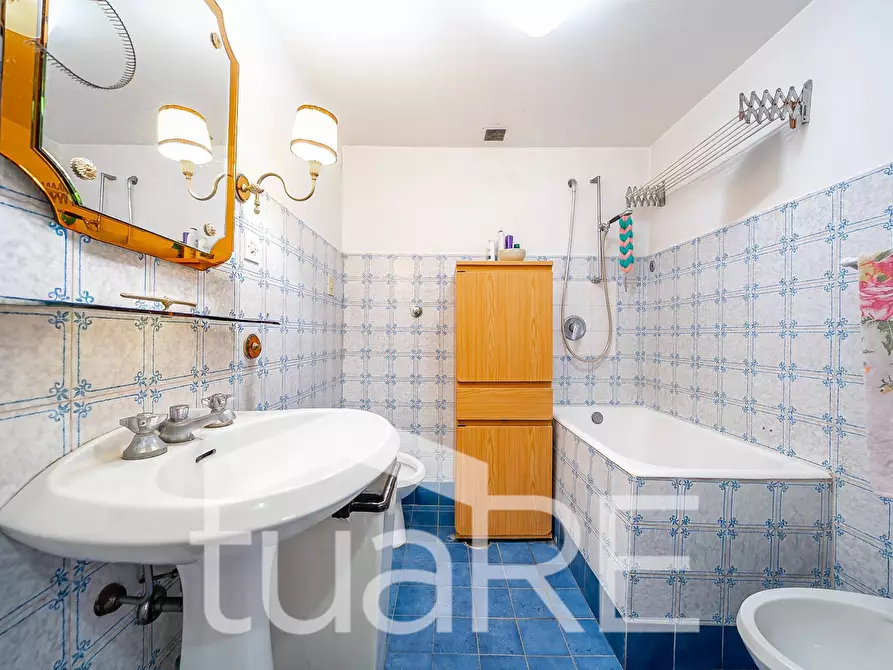 Immagine 21 di Appartamento in vendita  in Via Della Mercede a Roma