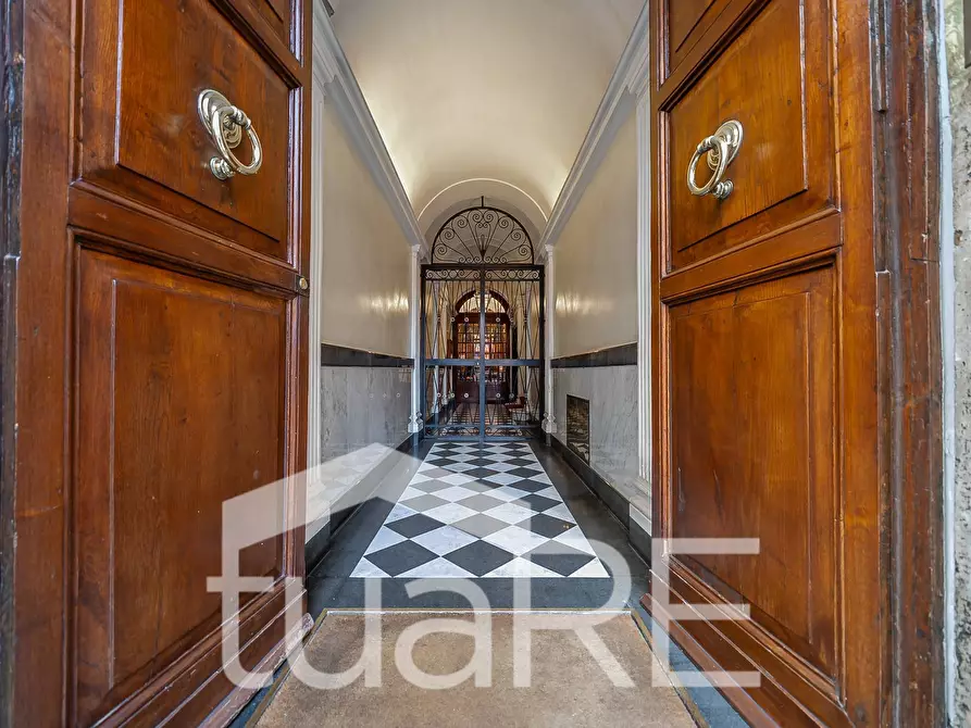 Immagine 23 di Appartamento in vendita  in Via Della Mercede a Roma