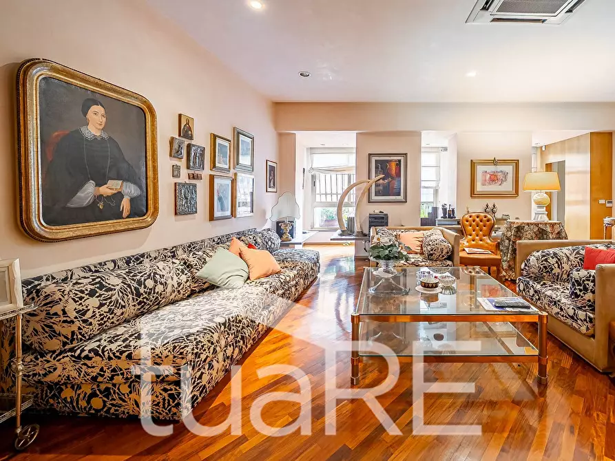 Immagine 24 di Appartamento in vendita  in Via Della Mercede a Roma