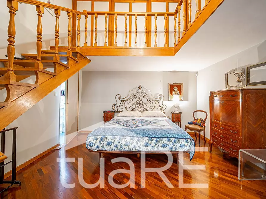 Immagine 26 di Appartamento in vendita  in Via Della Mercede a Roma