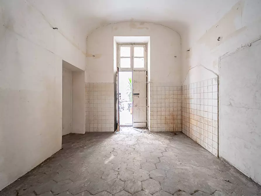 Immagine 3 di Magazzino in affitto  in Via Cola Di Rienzo a Roma
