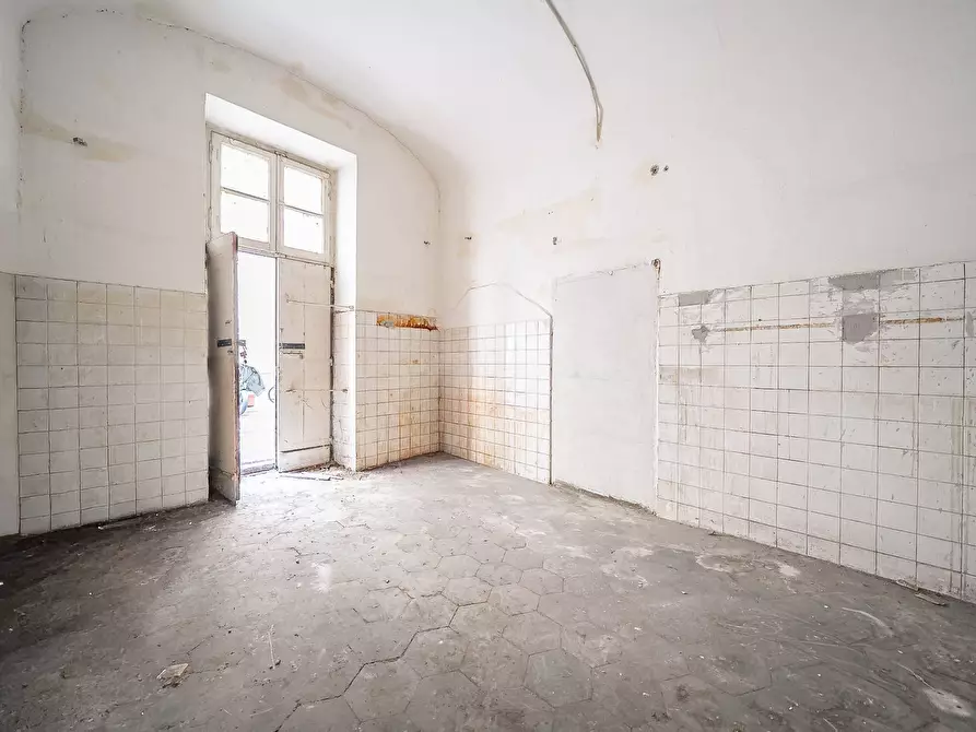 Immagine 4 di Magazzino in affitto  in Via Cola Di Rienzo a Roma