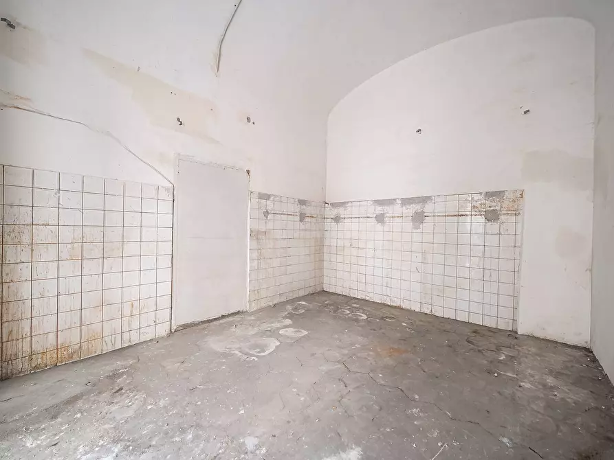 Immagine 6 di Magazzino in affitto  in Via Cola Di Rienzo a Roma