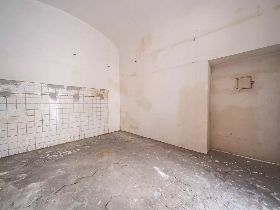 Immagine 8 di Magazzino in affitto  in Via Cola Di Rienzo a Roma