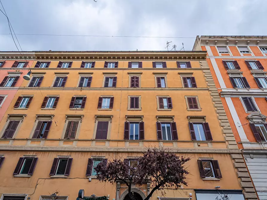 Immagine 21 di Magazzino in affitto  in Via Cola Di Rienzo a Roma