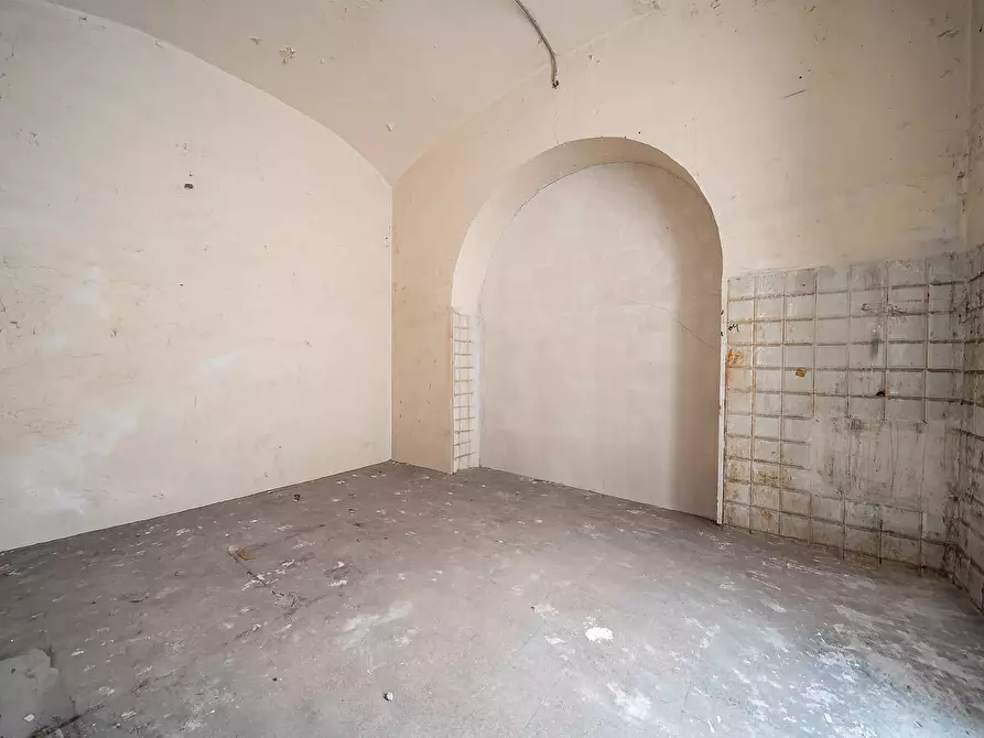 Immagine 2 di Magazzino in affitto  in Via Cola Di Rienzo a Roma