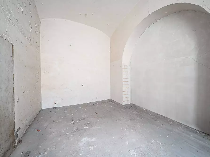 Immagine 3 di Magazzino in affitto  in Via Cola Di Rienzo a Roma