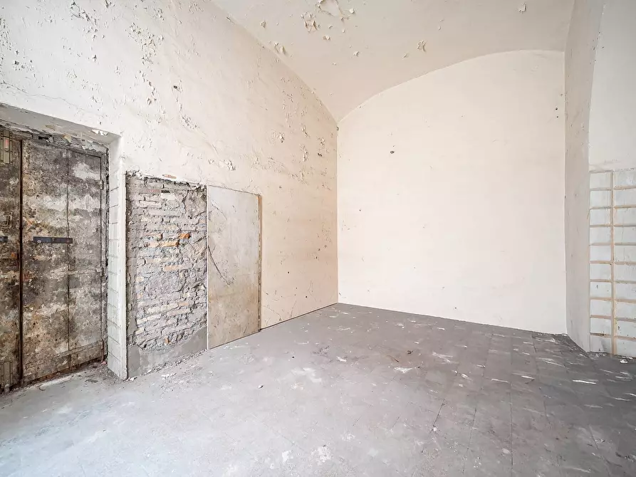 Immagine 5 di Magazzino in affitto  in Via Cola Di Rienzo a Roma