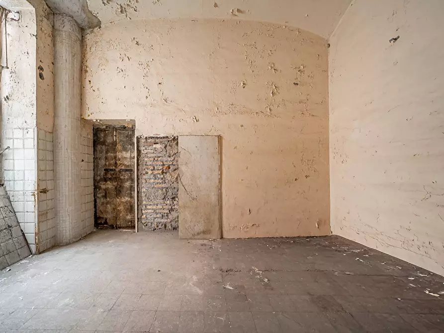 Immagine 6 di Magazzino in affitto  in Via Cola Di Rienzo a Roma