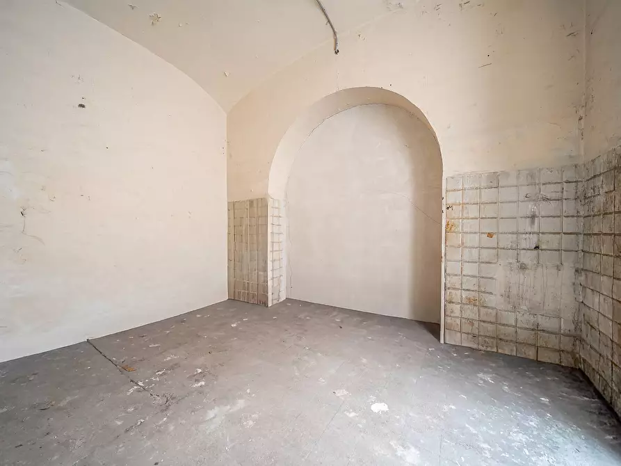 Immagine 12 di Magazzino in affitto  in Via Cola Di Rienzo a Roma