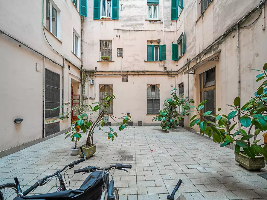 Immagine 16 di Magazzino in affitto  in Via Cola Di Rienzo a Roma