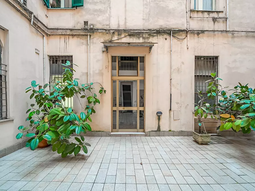 Immagine 17 di Magazzino in affitto  in Via Cola Di Rienzo a Roma