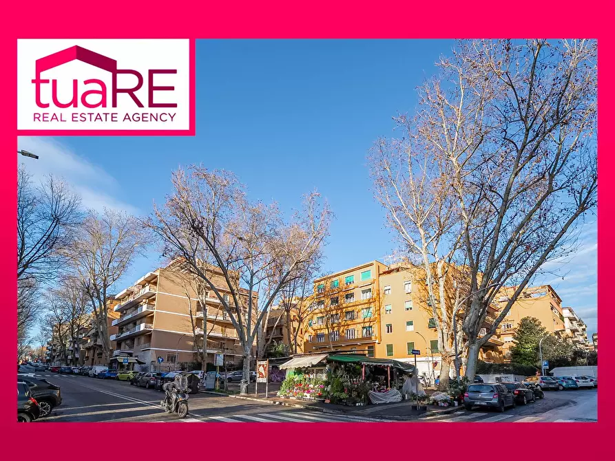 Immagine 1 di Appartamento in vendita  in Via Macedonia a Roma