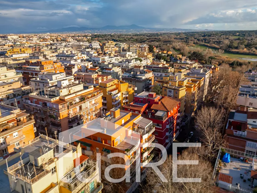 Immagine 9 di Appartamento in vendita  in Via Macedonia a Roma