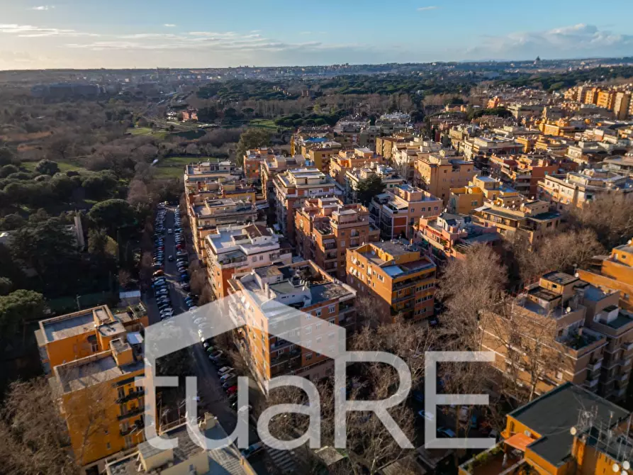 Immagine 15 di Appartamento in vendita  in Via Macedonia a Roma