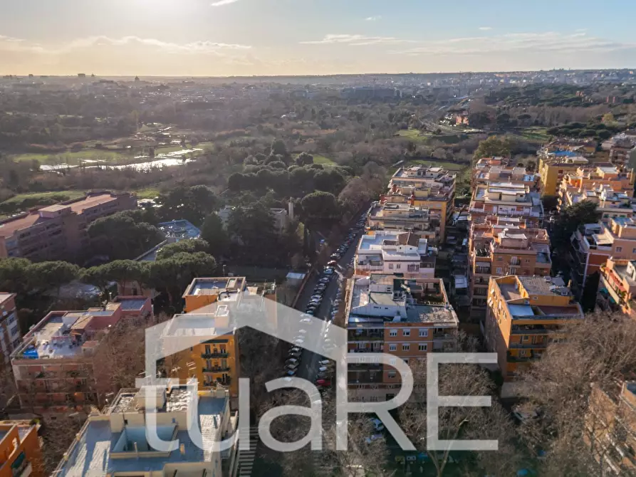 Immagine 16 di Appartamento in vendita  in Via Macedonia a Roma