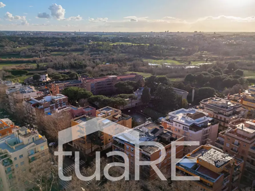 Immagine 17 di Appartamento in vendita  in Via Macedonia a Roma