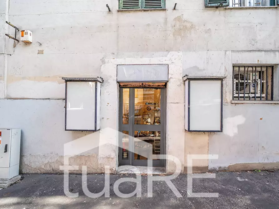 Immagine 7 di Negozio in vendita  in Via Nemorense a Roma