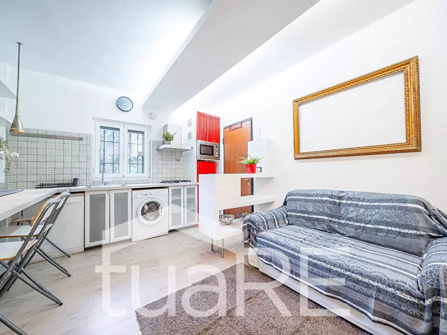 Immagine 2 di Appartamento in vendita  in Via Angelo Emo a Roma