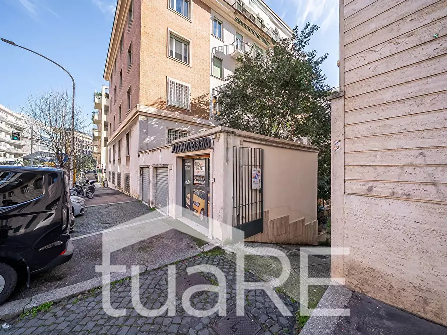 Immagine 4 di Box auto in vendita  in Viale Bruno Buozzi a Roma