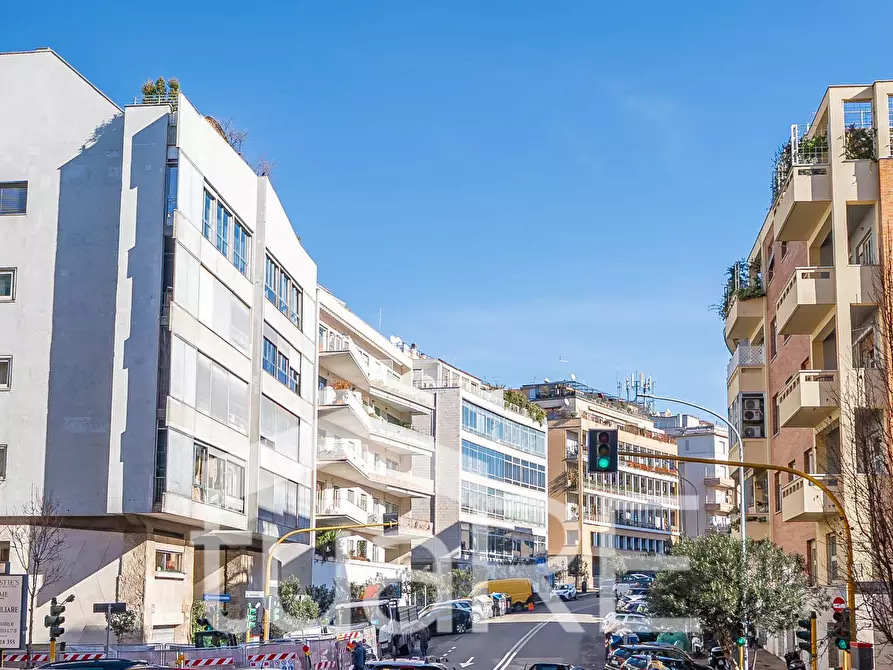 Immagine 16 di Box auto in vendita  in Viale Bruno Buozzi a Roma