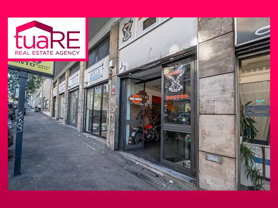 Immagine 1 di Negozio in vendita  in Via Tripoli a Roma