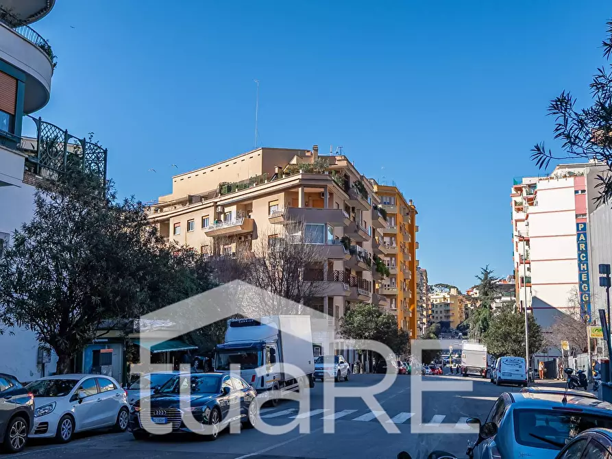 Immagine 23 di Negozio in vendita  in Via Tripoli a Roma