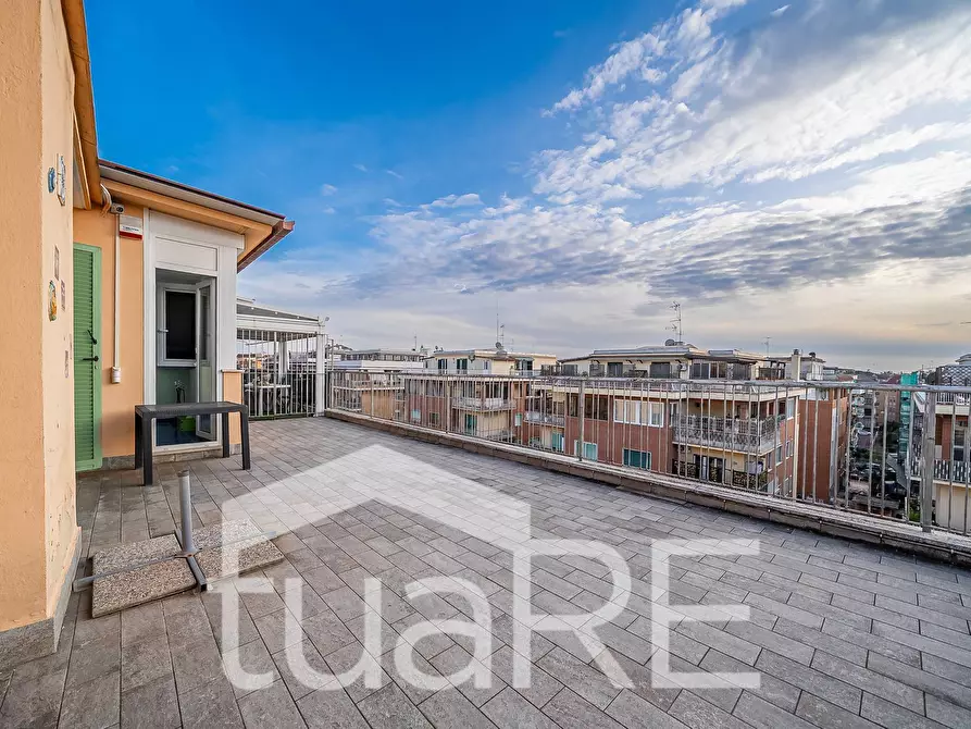 Immagine 4 di Appartamento in vendita  in Piazza Dei Giureconsulti a Roma