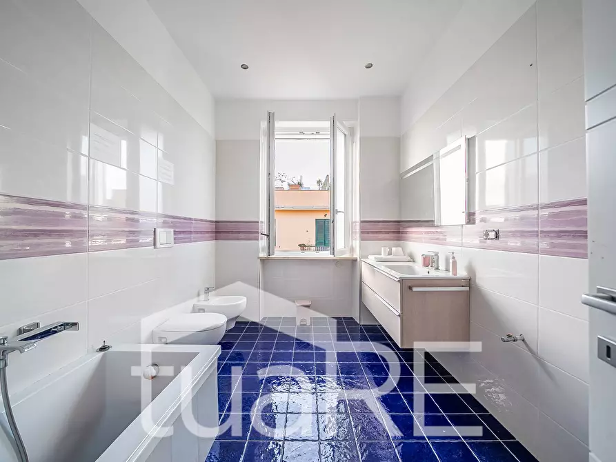 Immagine 14 di Appartamento in vendita  in Piazza Dei Giureconsulti a Roma