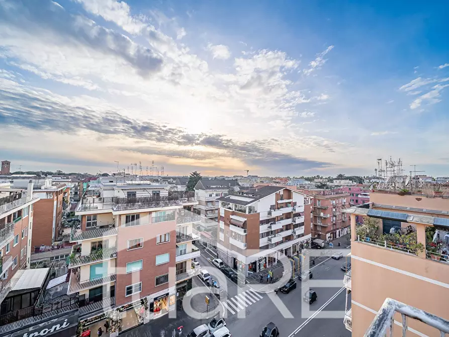 Immagine 20 di Appartamento in vendita  in Piazza Dei Giureconsulti a Roma