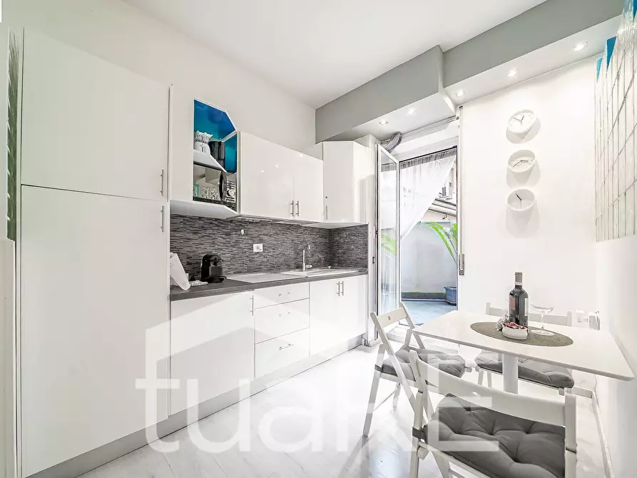 Immagine 5 di Appartamento in vendita  in Via Marcantonio Bragadin a Roma